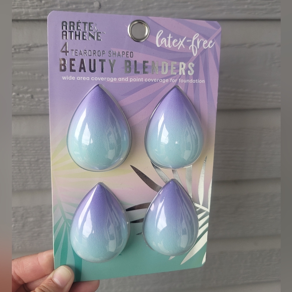 NWT 4 Beauty Blenders 🩵💜